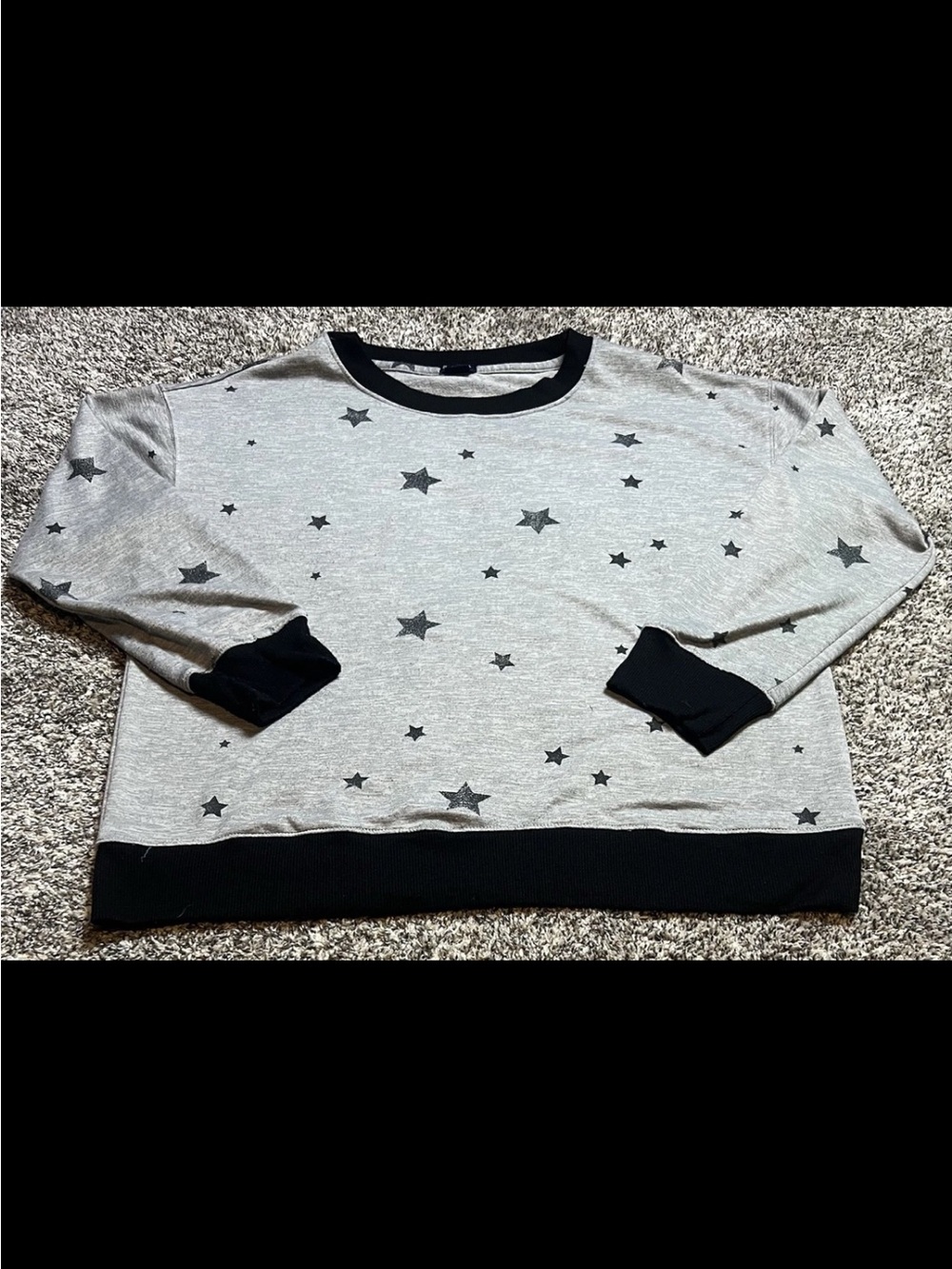 Splendid Grey Star-Print Crewneck Sweater with Black Trim